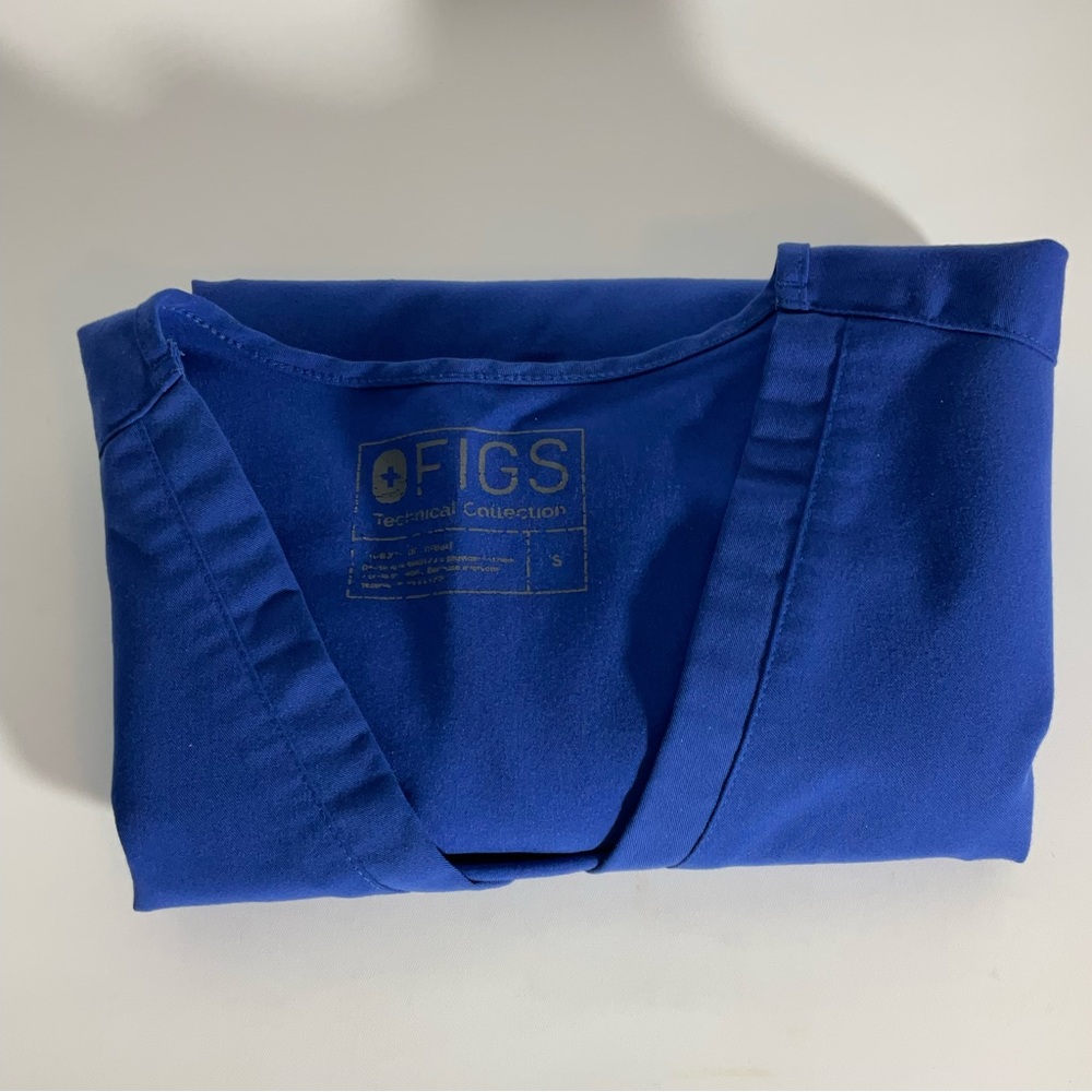 Figs Technical Collection Short Sleeve Pockets V-Neck Scrub Top Slit Sides Sz SM - Picture 13 of 13